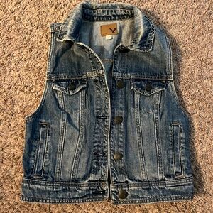 American Eagle denim vest size small